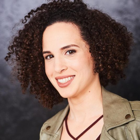 Adriana C. - קריינית מקצועית בEnglish (American) שפת אם